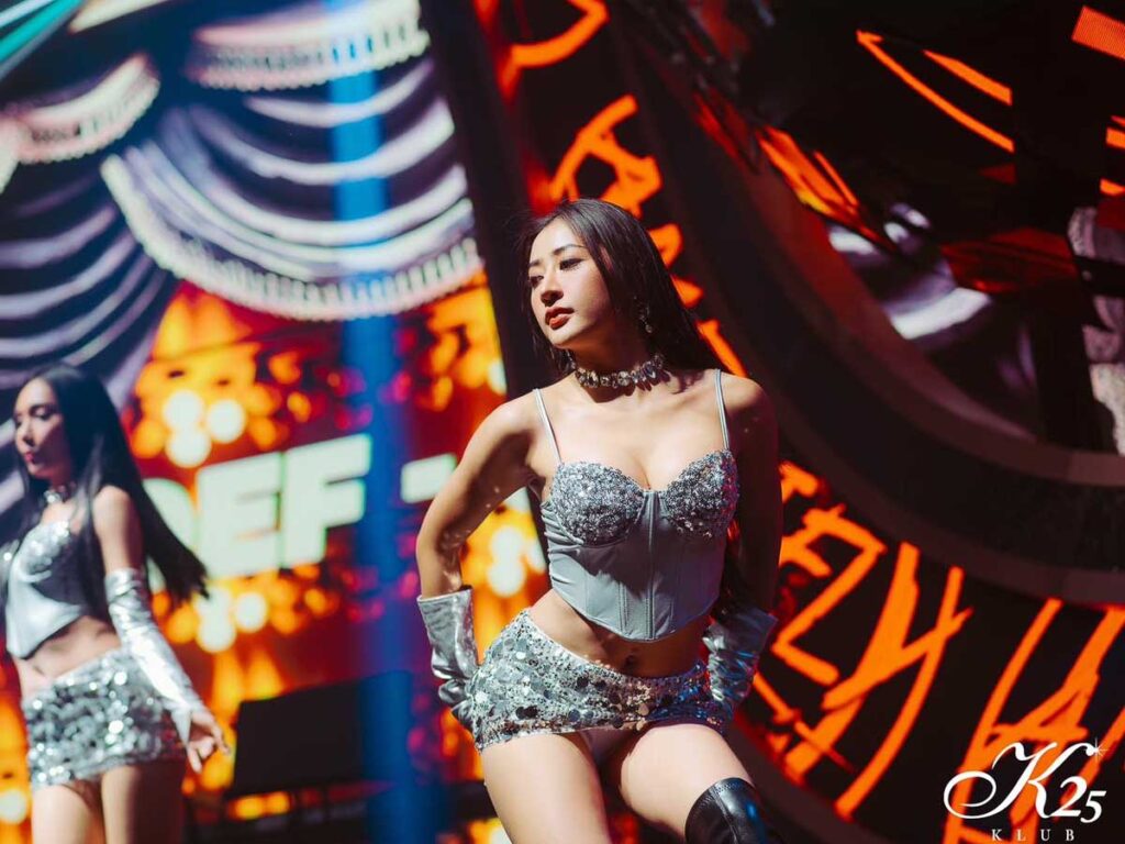 beautiful coyote on stage at klub 25