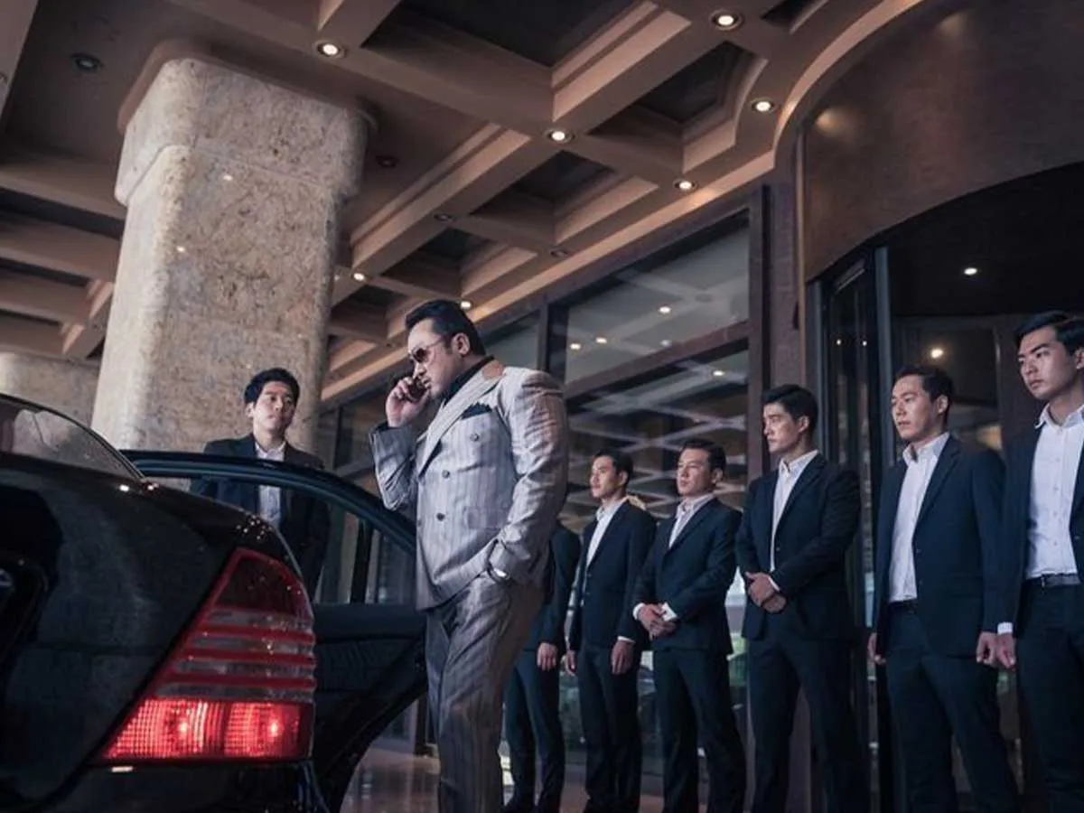 bodyguard team providing executive protection in bangkok