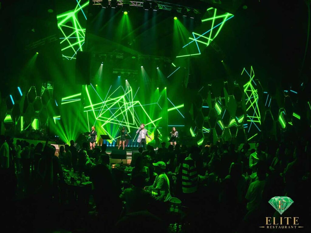 gentlemen club interior in bangkok with live band and table service