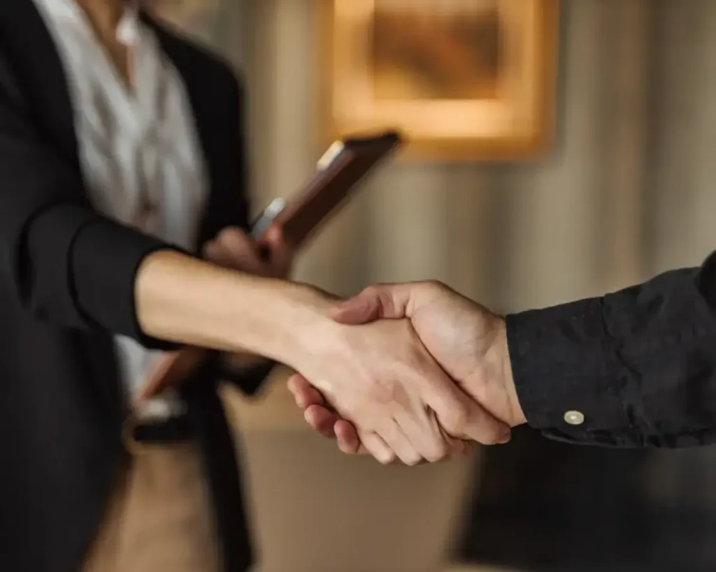 handshake between 2 parties to show transparency and respect