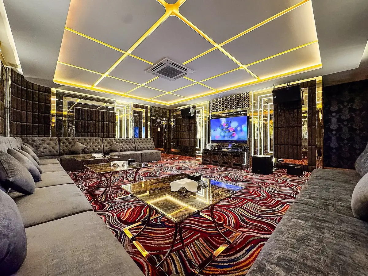 Big Private Room with modern design inside Klub25 gentlemen's club in Bangkok