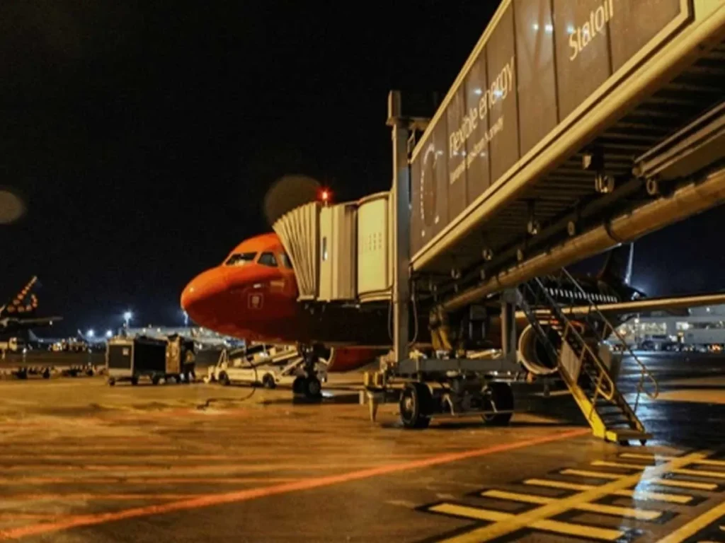 late night international arrival at bangkok airport?