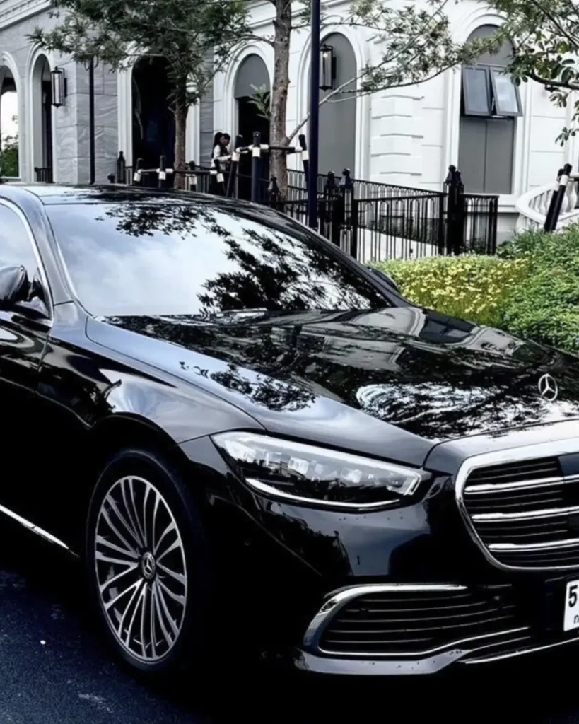 mercedes class s park infront of cafe in bangkok