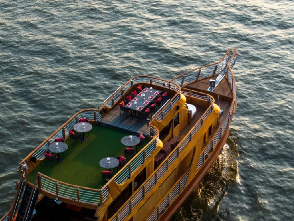 preuk luxury fine dinning on chopraya river