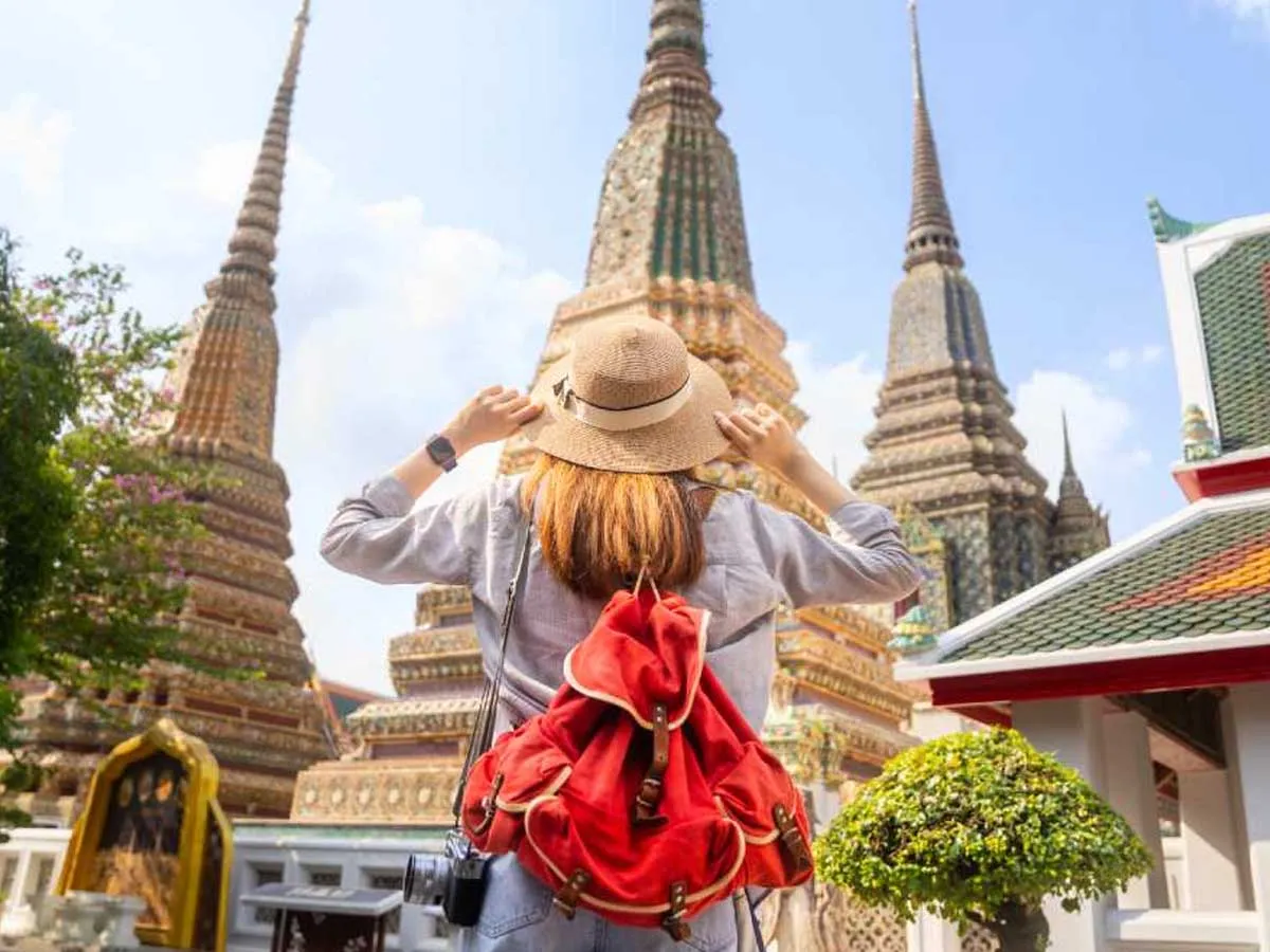 private guided visit at wat pho temple in bangkok